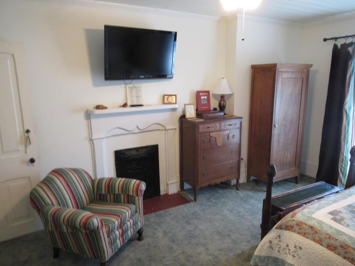 Carrier Houses Bed & Breakfast Rutherfordton Esterno foto