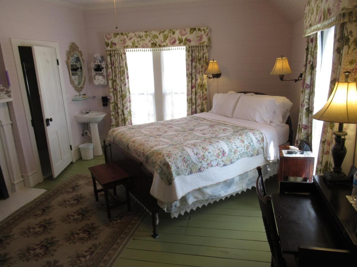 Carrier Houses Bed & Breakfast Rutherfordton Esterno foto