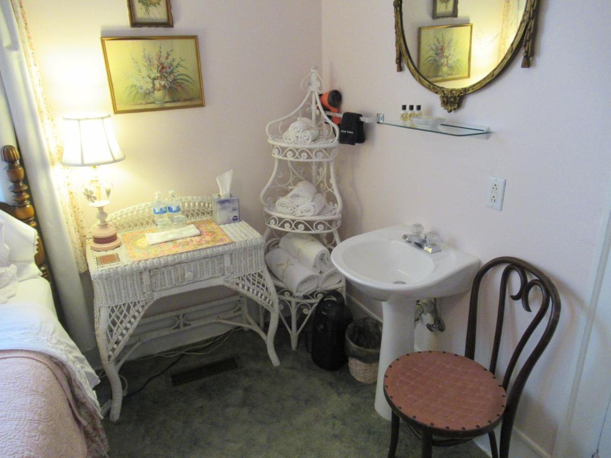 Carrier Houses Bed & Breakfast Rutherfordton Esterno foto
