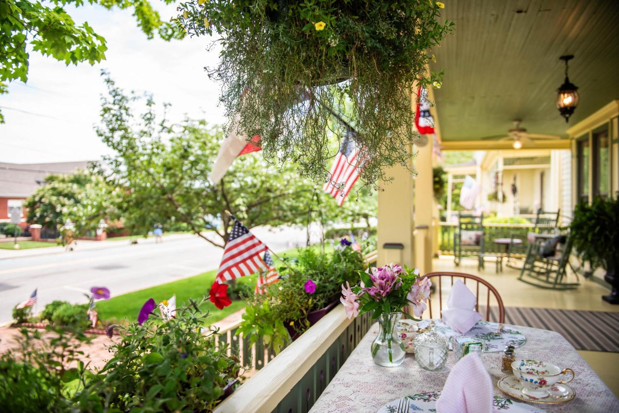 Carrier Houses Bed & Breakfast Rutherfordton Esterno foto